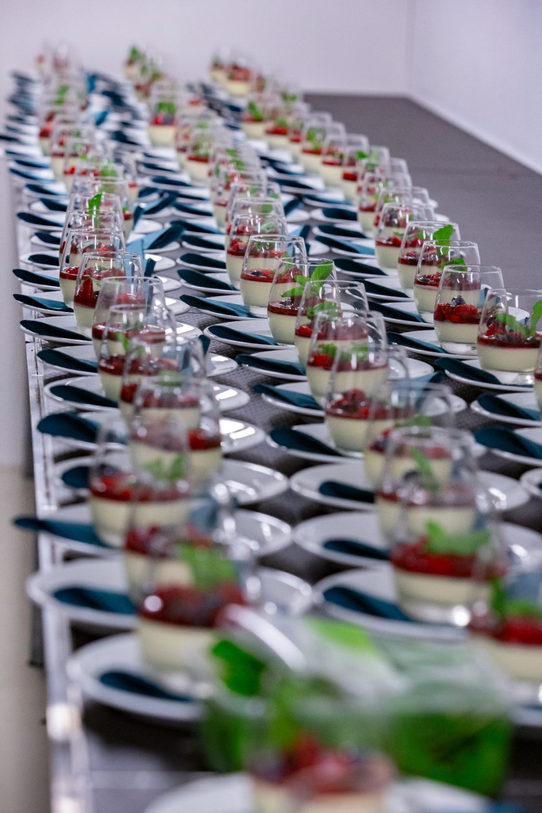 Mange desserter i glass